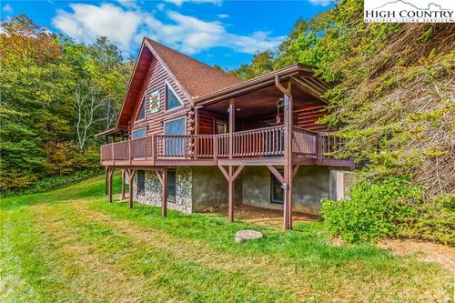 461 Apple Vly, Zionville, NC, 28698-8305 | Card Image