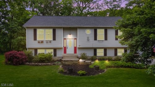 37 Evergreen Rd, Sussex, NJ, 07461-4702 | Card Image