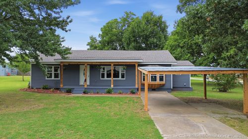 122 W Jay St, Stroud, OK, 74079-4632 | Card Image