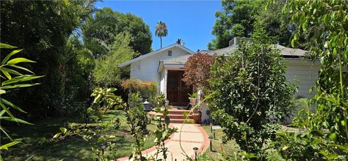 7503 Aqueduct Ave, Van Nuys, CA, 91406-3276 | Card Image