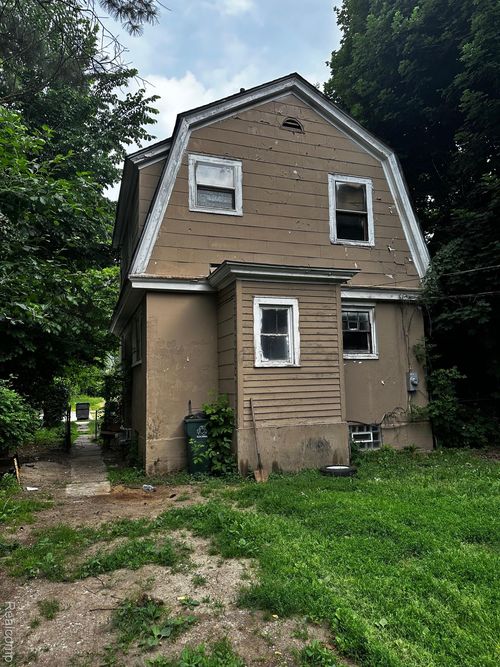 76 Oliver St, Pontiac, MI, 48342-1546 | Card Image