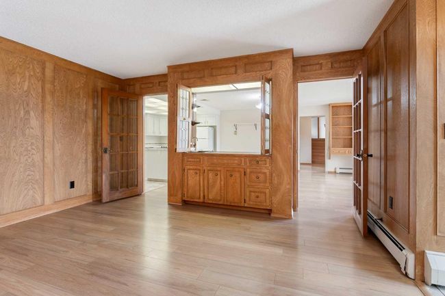 1008 Shawnee Dr Sw, House other with 3 bedrooms, 4 bathrooms and 6 parking in Calgary AB | Image 10