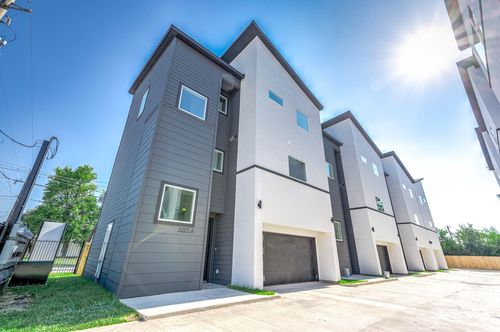 a-3201 St Emanuel St, Houston, TX, 77004-3142 | Card Image