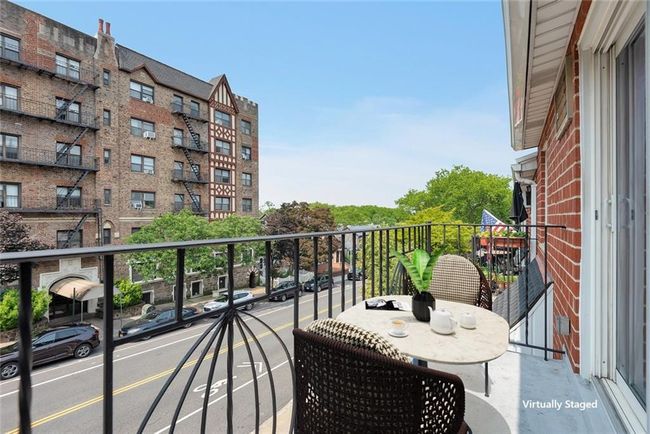 APT-3 - 129 Bay Ridge Pkwy, Home with 2 bedrooms, 2 bathrooms and null parking in Brooklyn NY | Image 4