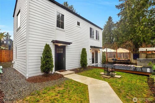 712 Nw 95th St, Seattle, WA, 98117-2149 | Card Image
