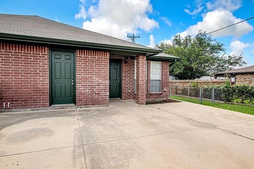 b-2549 E Renfro St, Burleson, TX, 76028-1091 | Card Image