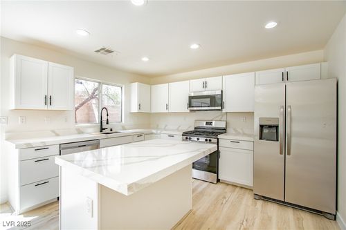 5345 Tustin Hills St, North Las Vegas, NV, 89081-2913 | Card Image