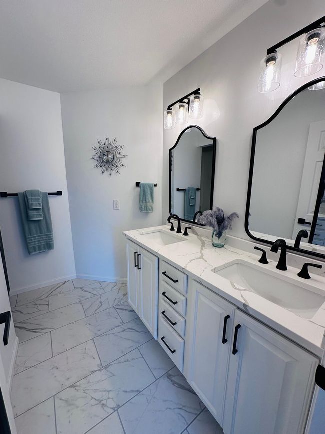 Primary Bath | Image 16