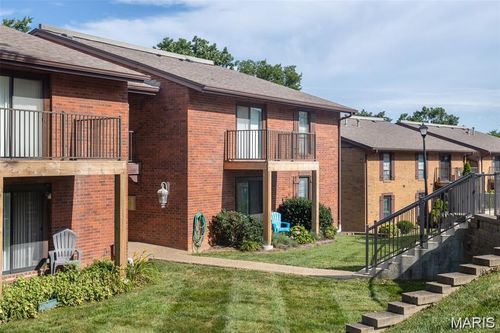 5-5593 Baronridge Dr, Saint Louis, MO, 63129-3034 | Card Image