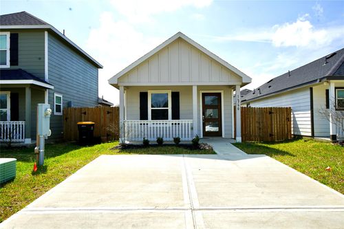 16790 N Marie Village Dr, Conroe, TX, 77306-1408 | Card Image