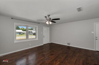 321 Milton St, House other with 3 bedrooms, 2 bathrooms and null parking in Jacksonville TX | Image 2