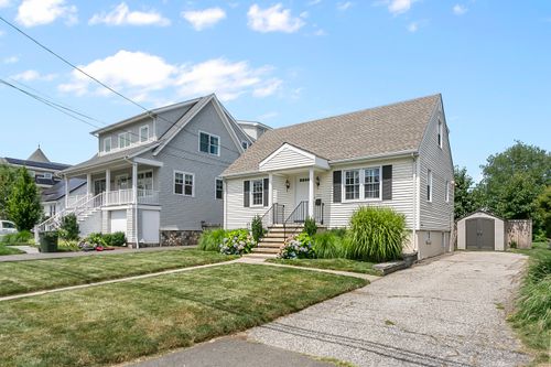 303 Lalley Blvd, Fairfield, CT, 06824-6749 | Card Image