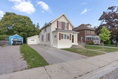 40 Durham St W, Lindsay, ON, K9V2P5 | Card Image