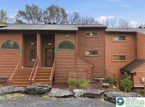 612 Mountain View Way, Bushkill, PA, 18324-8343 | Card Image