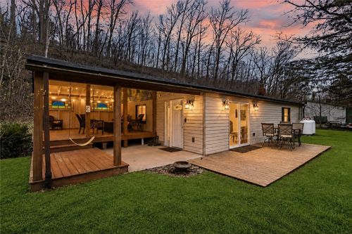 142 Twin Lakes Dr, Zelienople, PA, 16063-3332 | Card Image