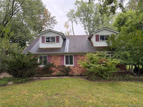 2109 Walton Boulevard, Rochester Hills, MI, 48309 | Card Image