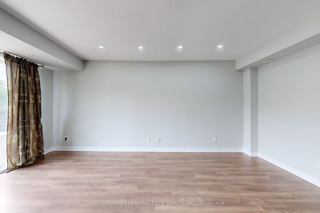 107 - 2 Dunsheath Way, Condo with 2 bedrooms, 2 bathrooms and 1 parking in Markham ON | Image 8