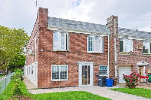 9001 70th Dr, Forest Hills, NY, 11375-6617 | Card Image