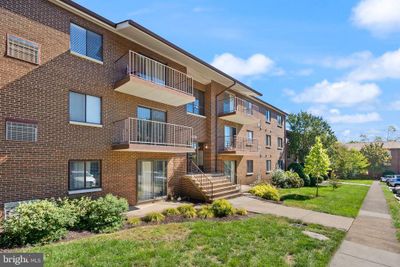 404 - 6230 Edsall Road, Condo with 2 bedrooms, 2 bathrooms and null parking in ALEXANDRIA VA | Image 3