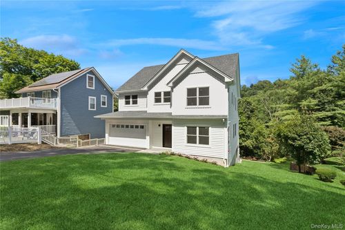 302 Washington Ave, Pleasantville, NY, 10570-2051 | Card Image