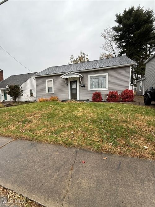 525 Brookover Ave, Zanesville, OH, 43701-2101 | Card Image