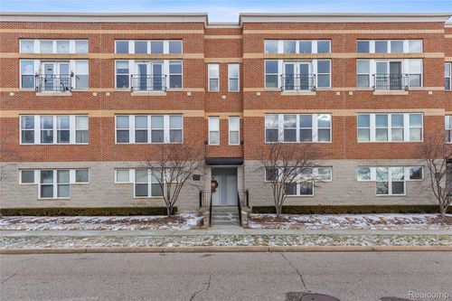 72 Clinton St, Mount Clemens, MI, 48043-5612 | Card Image