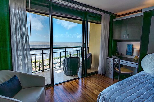 Impeccable views from anywhere in the unit. | Image 14