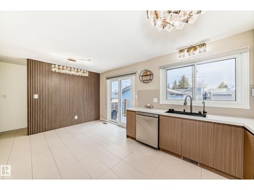 2039 48 St Nw, Edmonton, AB, T6L2W5 | Card Image