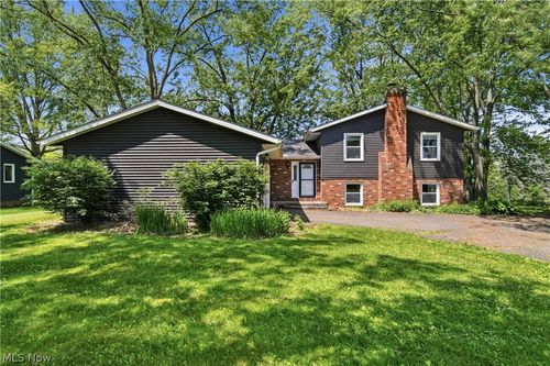 11205 Merrimack Avenue Nw, Hartville, OH, 44632 | Card Image