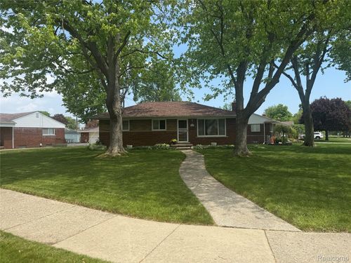 2555 Longmeadow Dr, Trenton, MI, 48183-2216 | Card Image