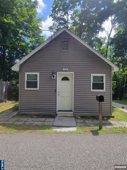 108 Magee Rd, Ringwood, NJ, 07456-1107 | Card Image