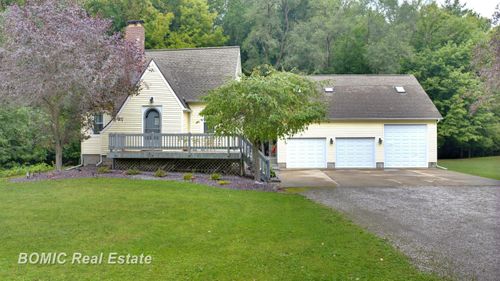 3934 Grotto Rd, Bridgeport, MI, 48722-9538 | Card Image