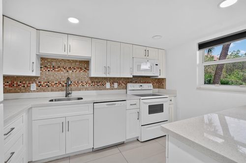 305-10110 Boca Entrada Blvd, Boca Raton, FL, 33428-5837 | Card Image