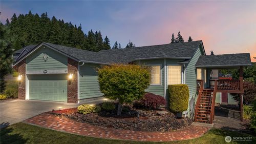912 Edinburgh Ct, Kelso, WA, 98626-5344 | Card Image