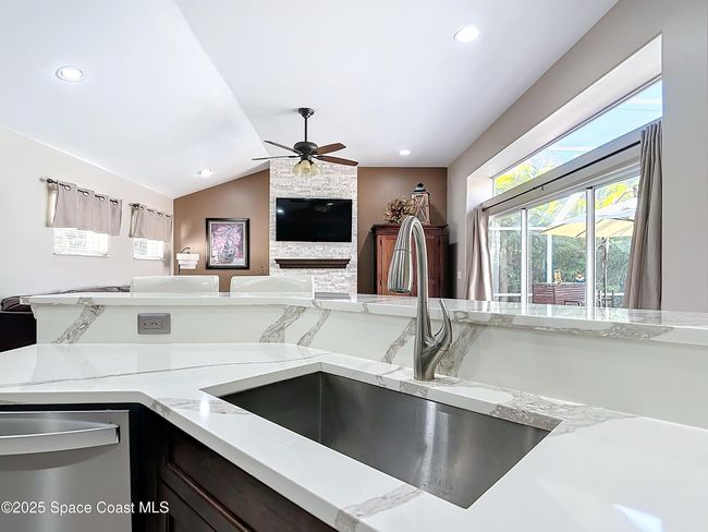 603 Cross Creek Dr, House other with 4 bedrooms, 2 bathrooms and null parking in Sebastian FL | Image 15