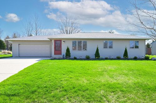 284 Prairie Run Run, Grafton, WI, 53024 | Card Image