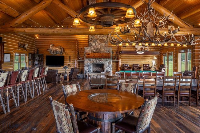 Entertainment Center Interior | Image 52