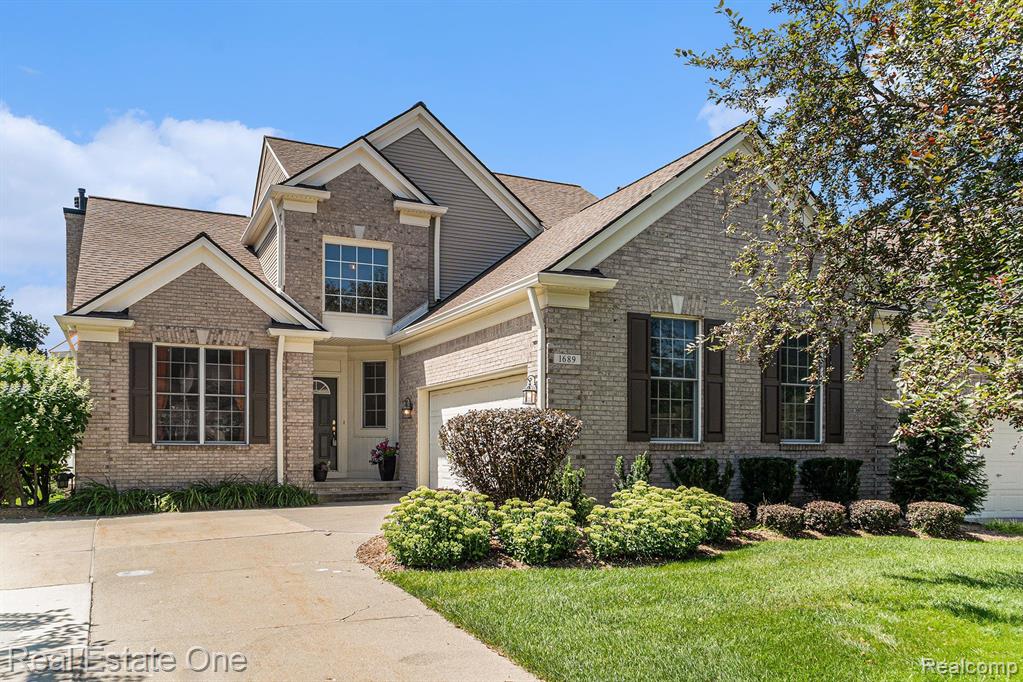 Maple Creek Ct, Rochester, MI 48306