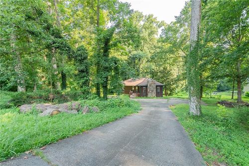 5735 Kinney Rd, Lewisville, NC, 27023-8223 | Card Image