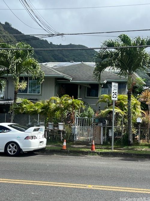 2704 Kalihi St, Honolulu, HI, 96819-2817 | Card Image