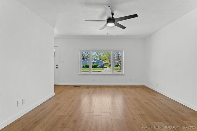 813 Hickory St, House other with 3 bedrooms, 2 bathrooms and null parking in Sapulpa OK | Image 4