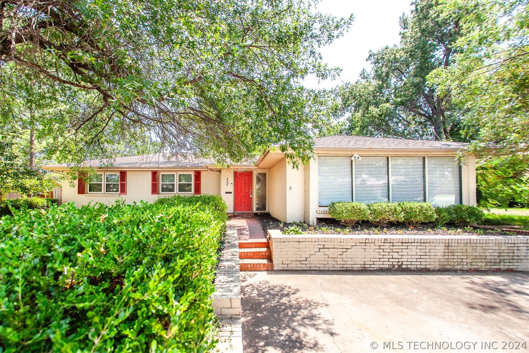 32nd Pl, Tulsa, OK 74135