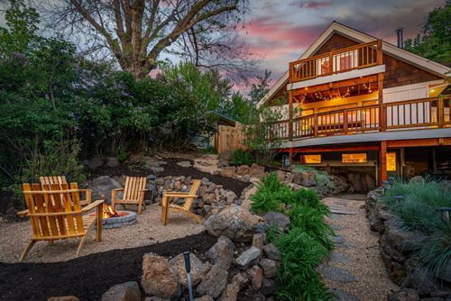 104 Nw Congress St, Bend, OR, 97703-2502 | Card Image