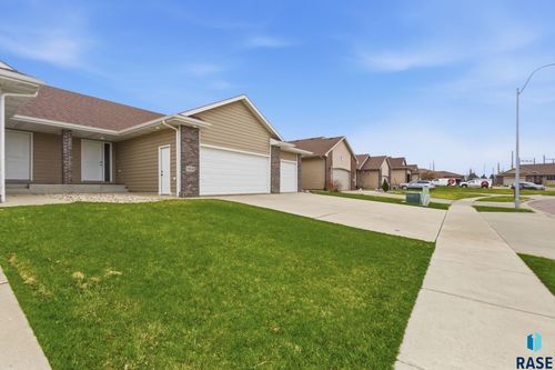 5918 S Mandy Ave Avenue, Sioux Falls, SD, 57106 | Card Image