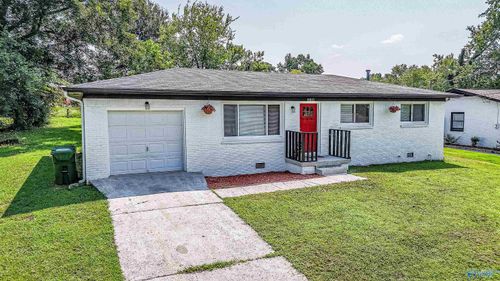 4811 Lumary Dr Nw, Huntsville, AL, 35810-1837 | Card Image