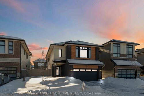 339 Shuttleworth Dr, Gloucester, ON, K1T0T6 | Card Image