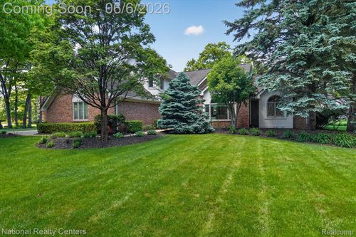 9326 Park Ln, Commerce Township, MI, 48382-4367 | Card Image