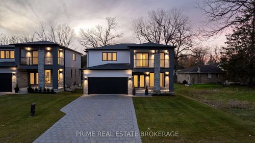 207 Eagle St, Parkhill, ON, N0M2K0 | Card Image