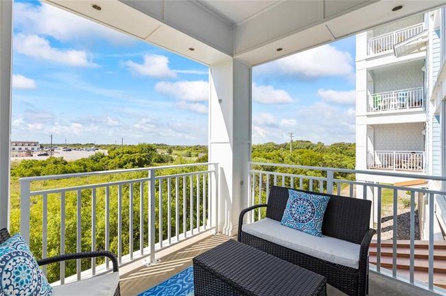 APT-121B - 3738 Sandpiper Rd, House attached with 2 bedrooms, 2 bathrooms and null parking in Virginia Beach VA | Image 42