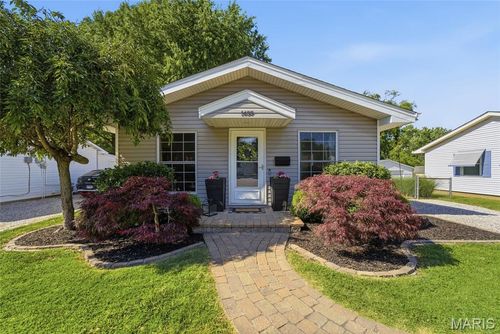 1455 Ladd Ave, Edwardsville, IL, 62025-1352 | Card Image